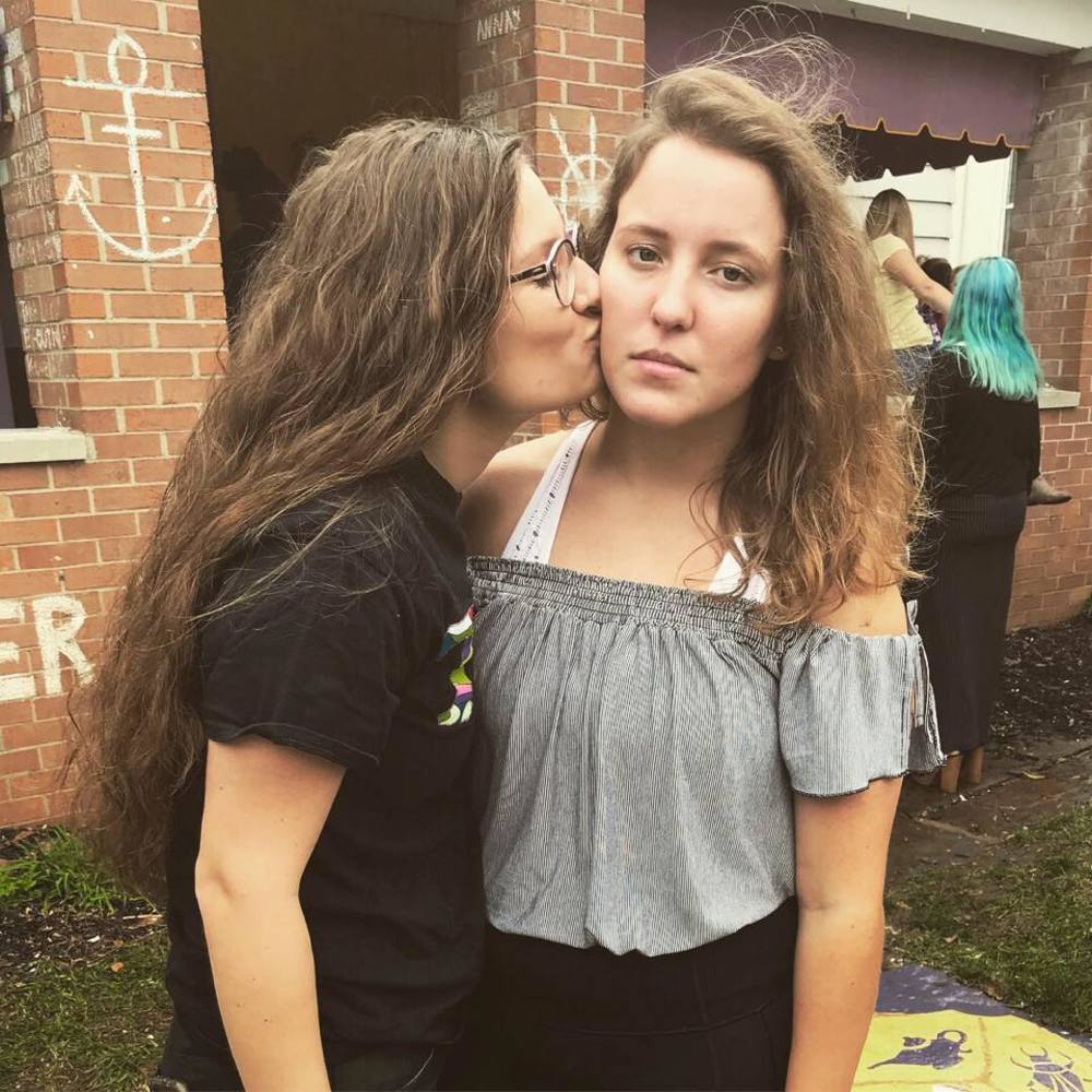 Meet your Posher, Abigail